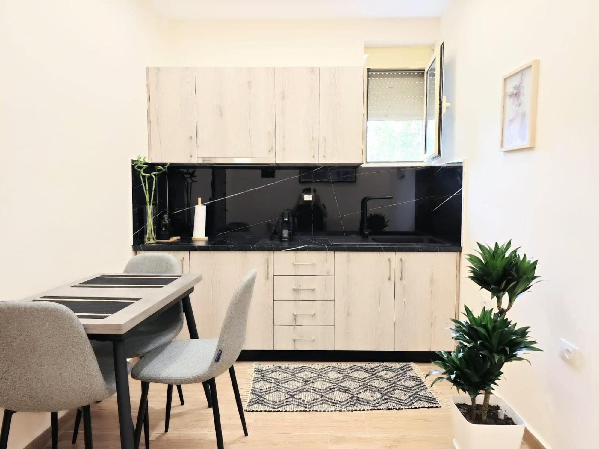New Apartment Close To Sea And Downtown Vlore Bagian luar foto