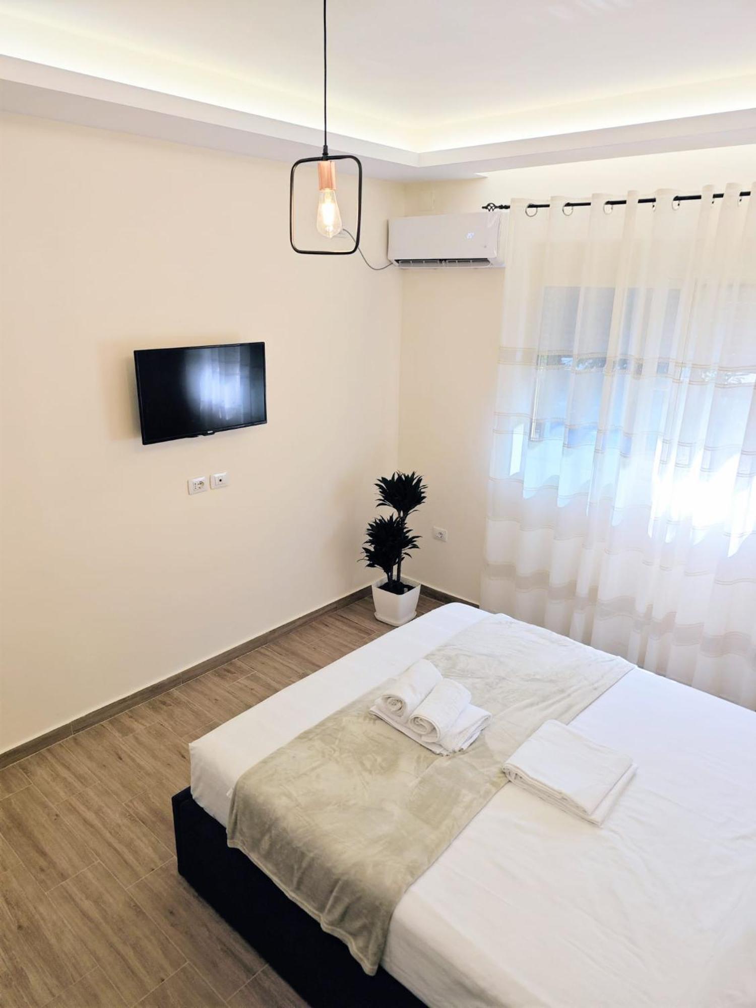New Apartment Close To Sea And Downtown Vlore Bagian luar foto
