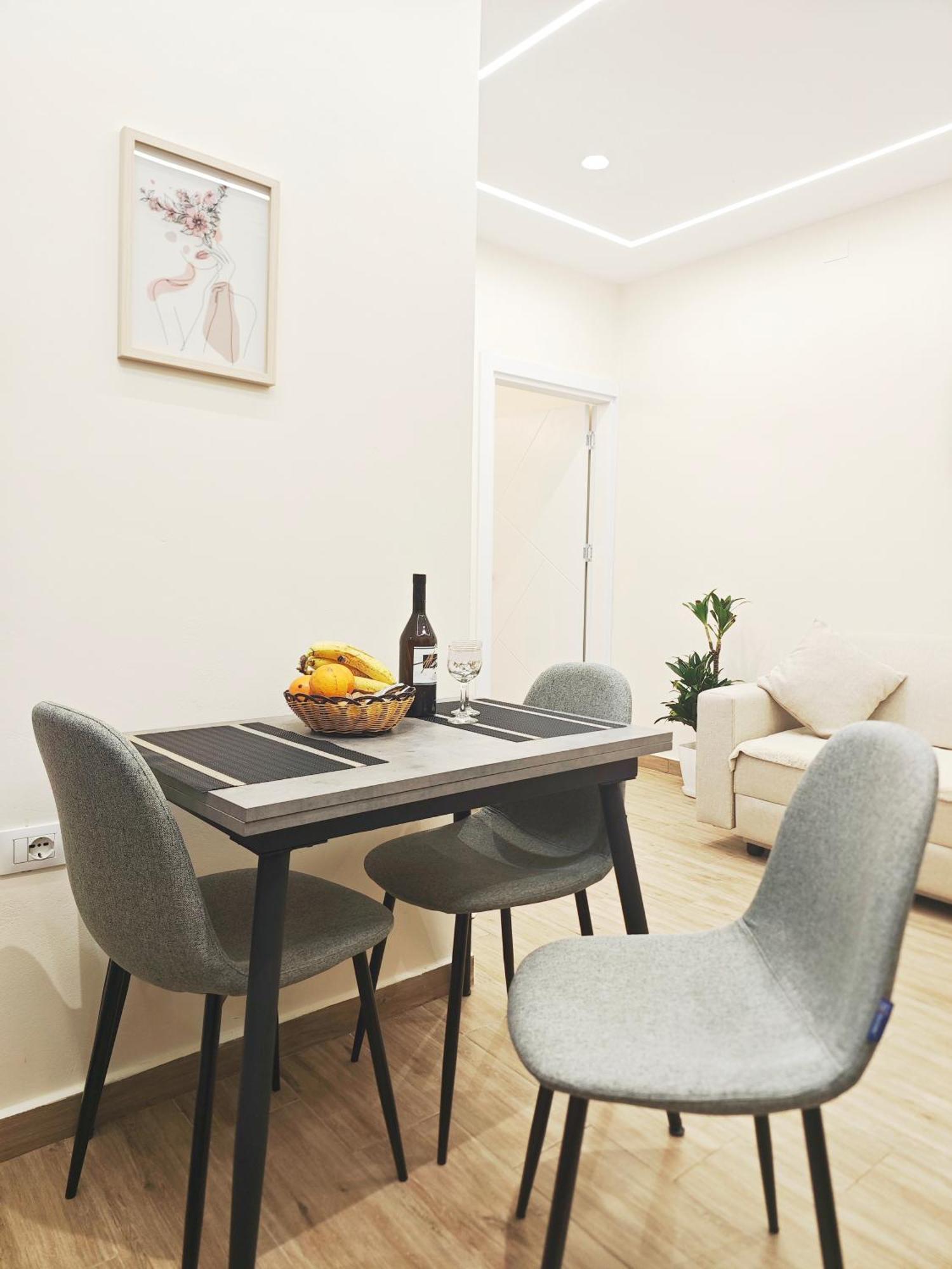 New Apartment Close To Sea And Downtown Vlore Bagian luar foto