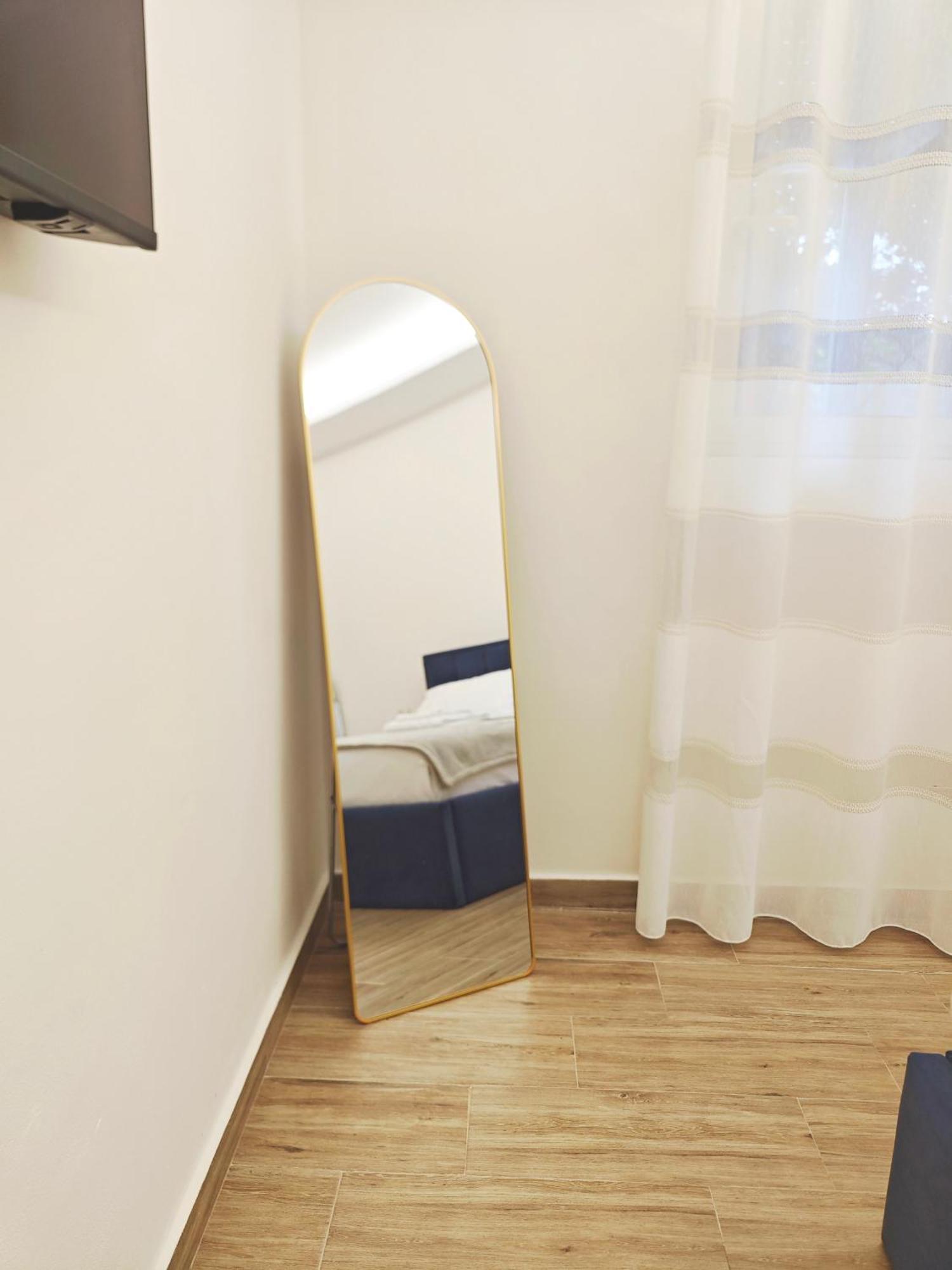 New Apartment Close To Sea And Downtown Vlore Bagian luar foto
